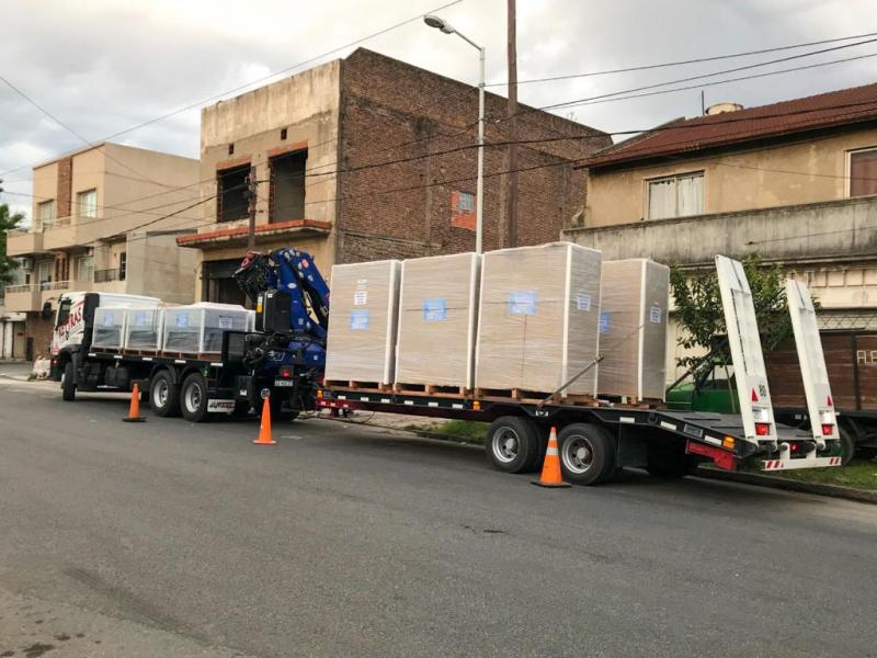 ALQUILER DE CAMIÓN CON HIDROGRÚA DE 38 TONELAMETROS CON CHASIS Y ACOPLADO (EQ28)